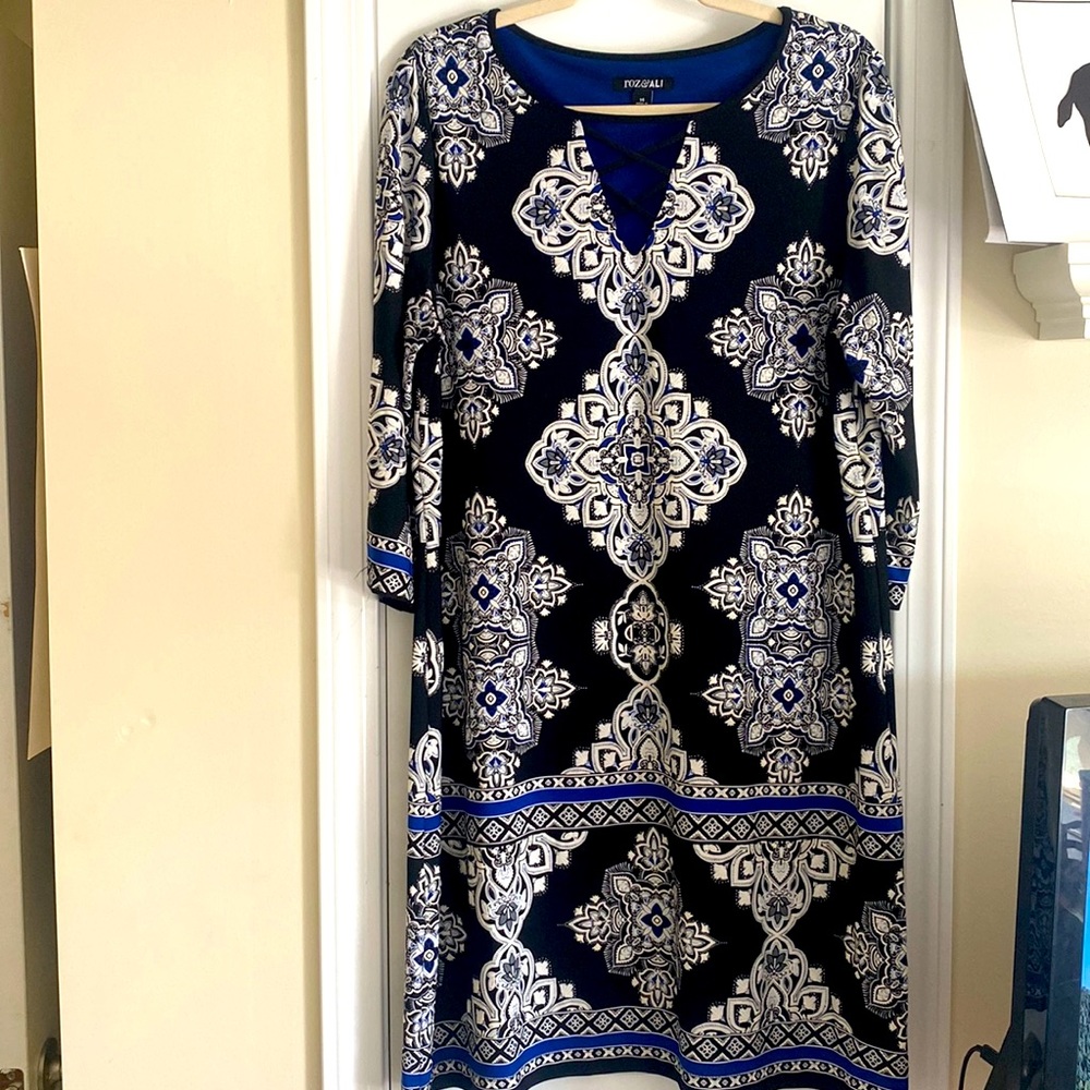 Dress / Size 14 / Roz & Ali / Patterned / Like New